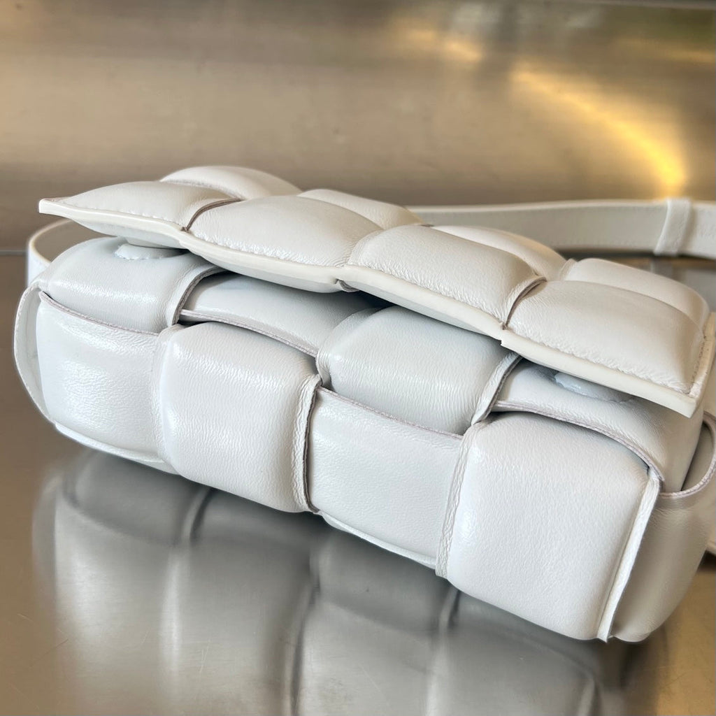 BOTTEGA VENETA MINI CASSETTE 18 IN WHITE LAMBSKIN