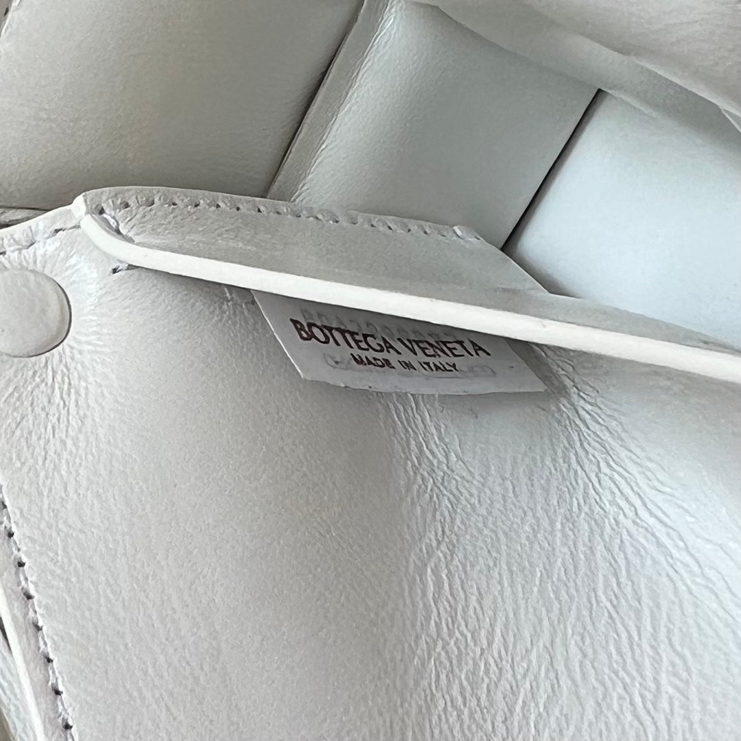 BOTTEGA VENETA MINI CASSETTE 18 IN WHITE LAMBSKIN