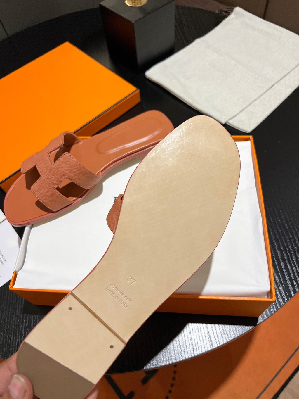 HERMES 0RAN SANDAL Leather Carrot