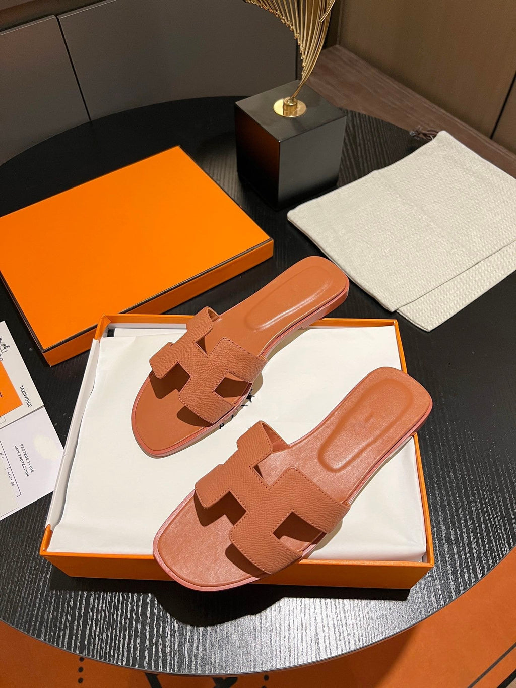HERMES 0RAN SANDAL Leather Carrot