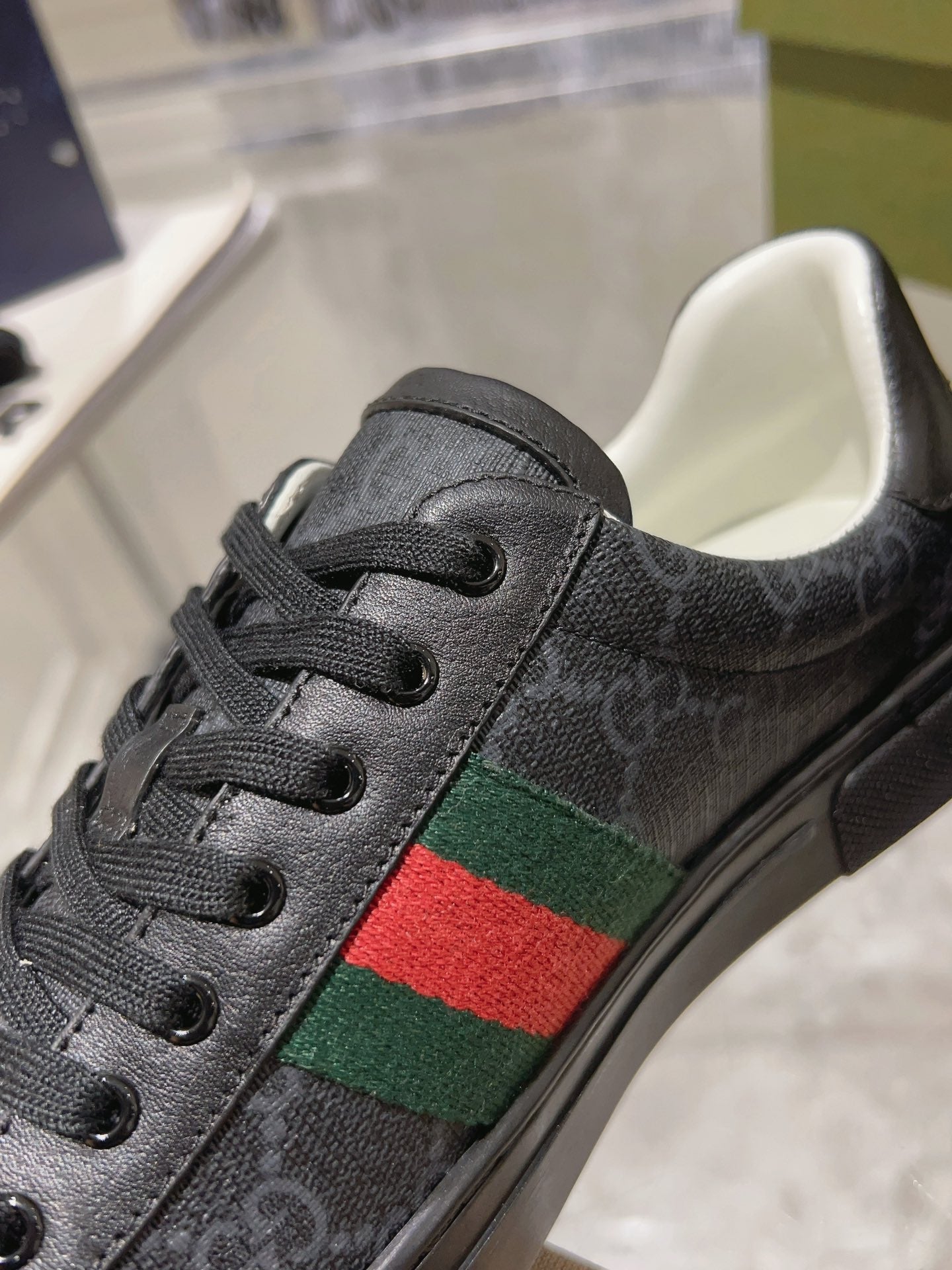 GUCCI ACE  SUPREME TRAINER BLACK CALFSKIN WITH PATTERNS