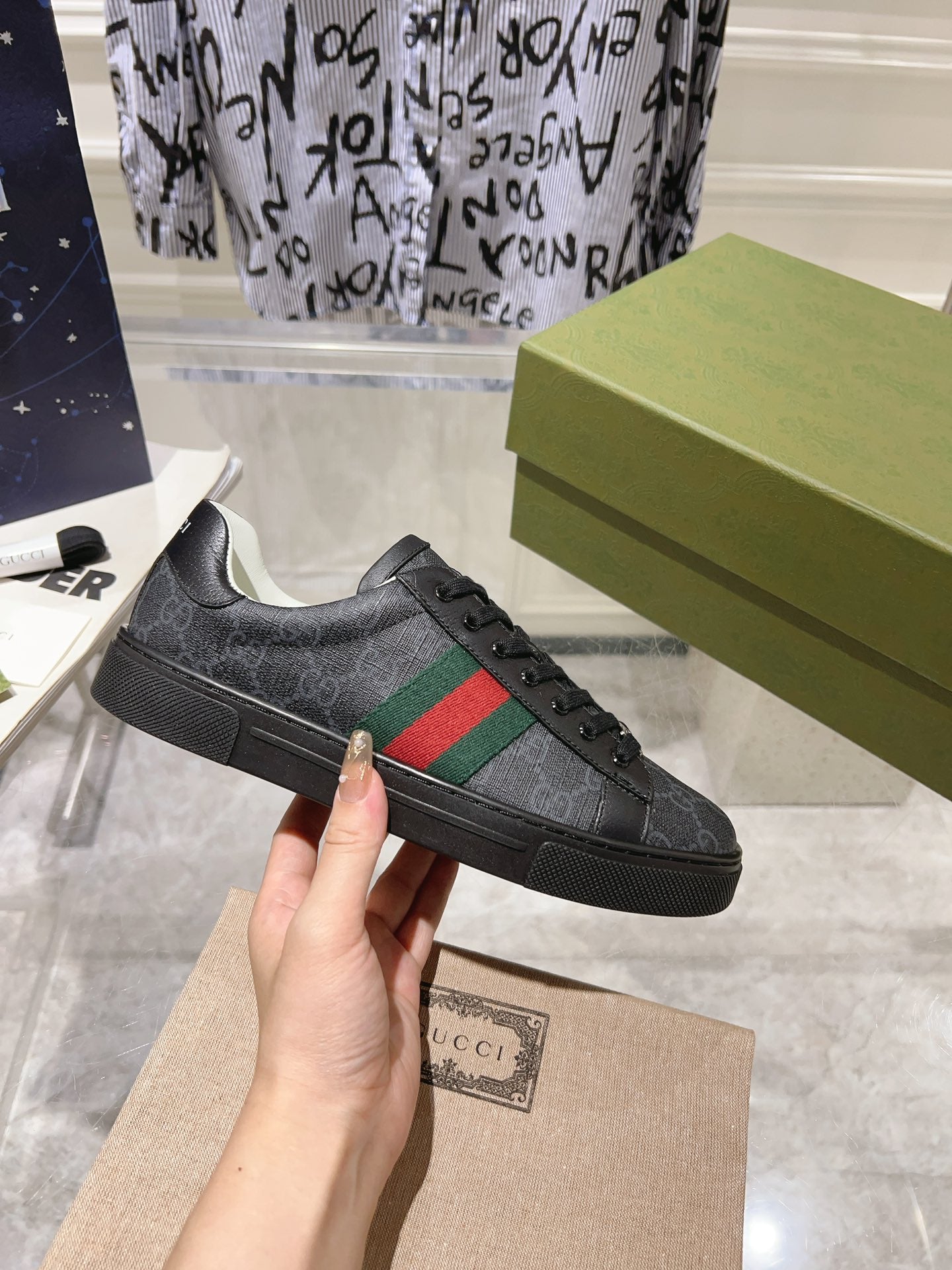 GUCCI ACE  SUPREME TRAINER BLACK CALFSKIN WITH PATTERNS