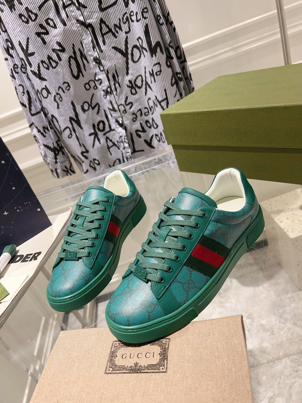 GUCCI ACE  SUPREME TRAINER OCEAN CALFSKIN