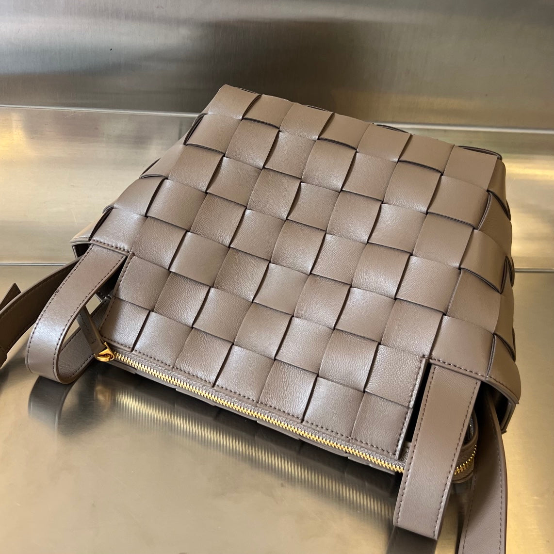 BOTTEGA VENETA SMALL 22 CASSETTE IN CAMEL BROWN LAMBSKIN