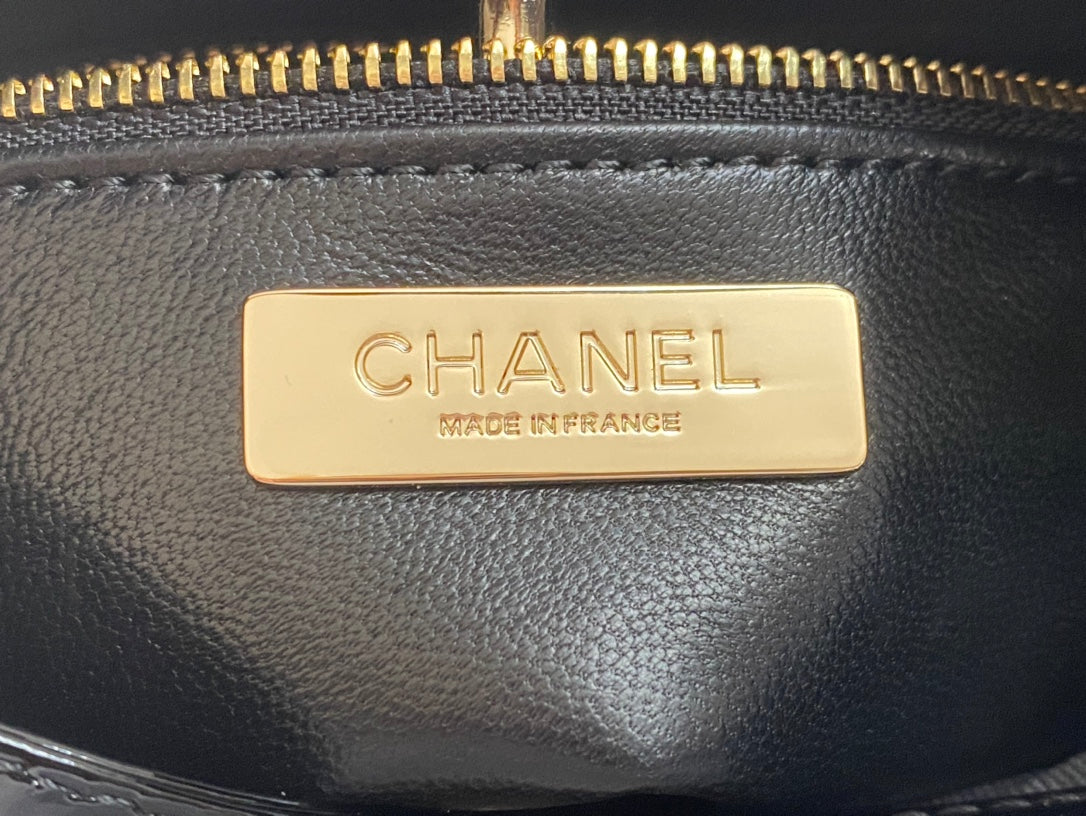 CHANEL MINI 23 SHOPPING BAG IN GLOSSY BLACK MIX WHITE CALFSKIN