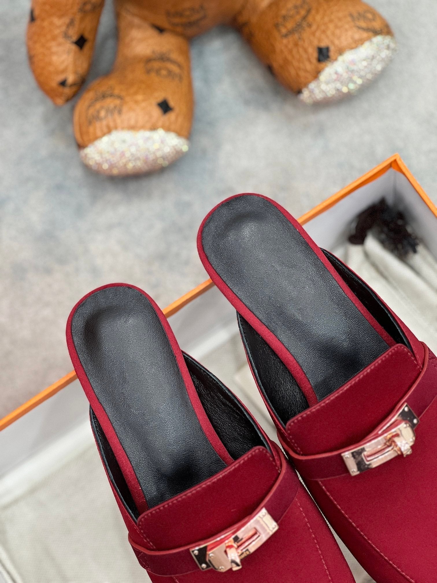 HERMES 0Z Mule Cherry Silk Thick Cloth/Sheepskin