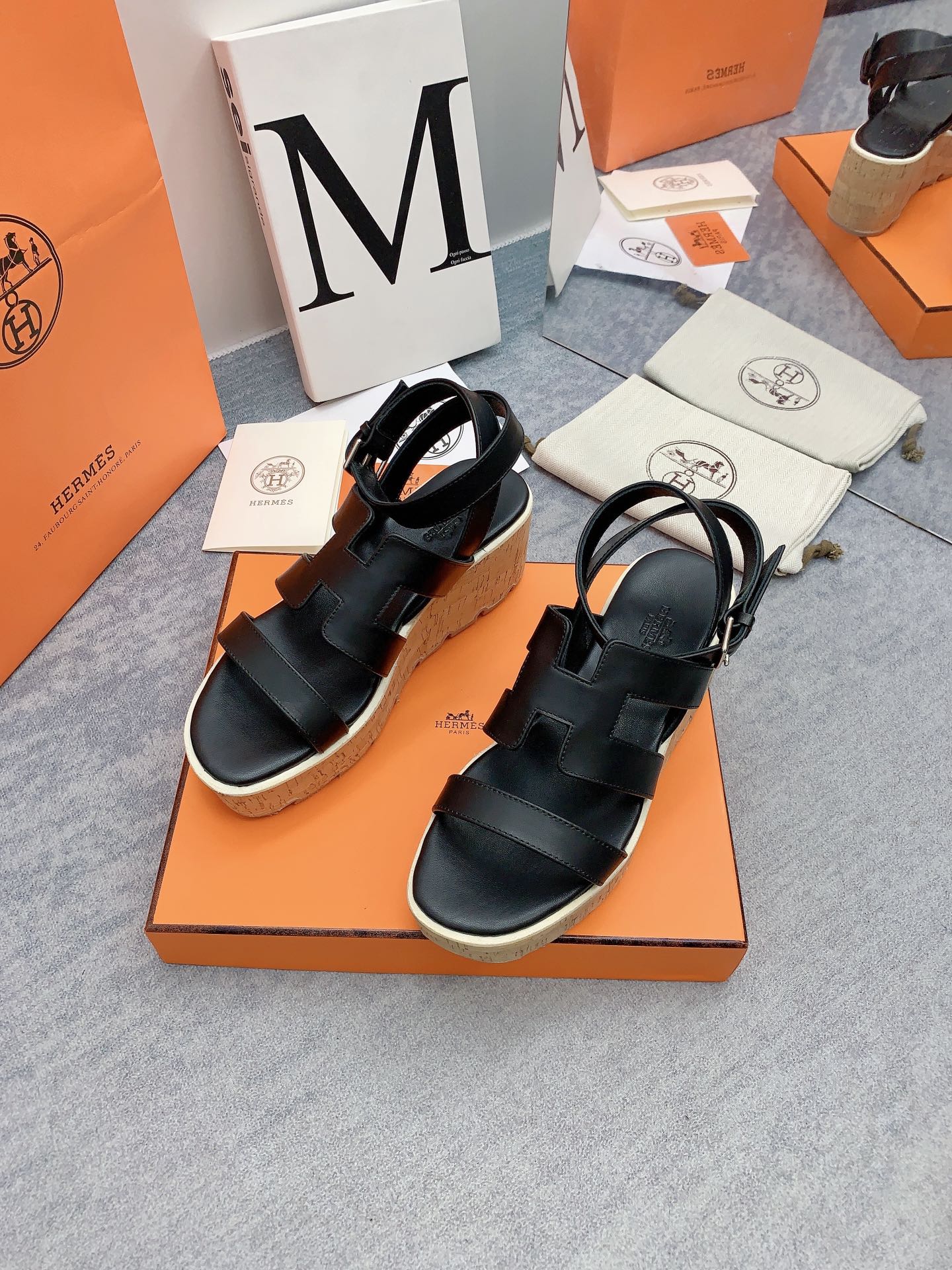 HERMES HAVANE 30 SANDAL IN BLACK CALFSKIN