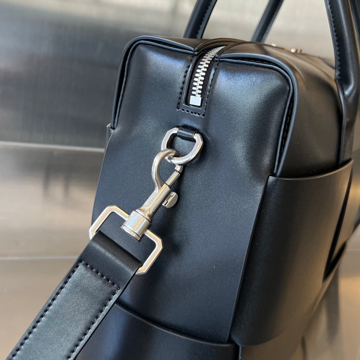 BOTTEGA VENETA ARCO 36 BAG IN BLACK LAMBSKIN