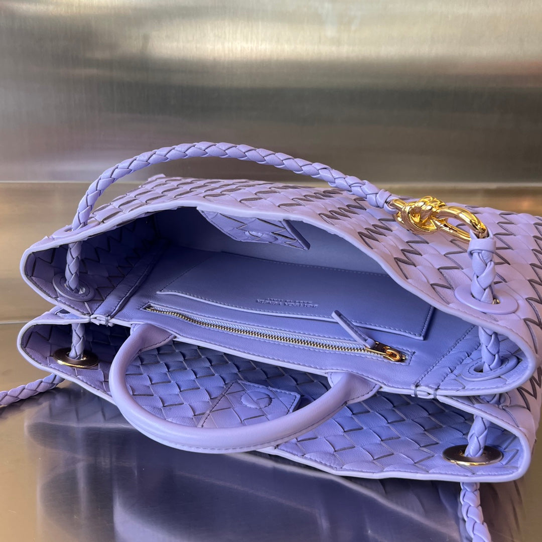 BOTTEGA VENETA SMALL ANDIAMO 29 IN LIGHT PURPLE LAMBSKIN