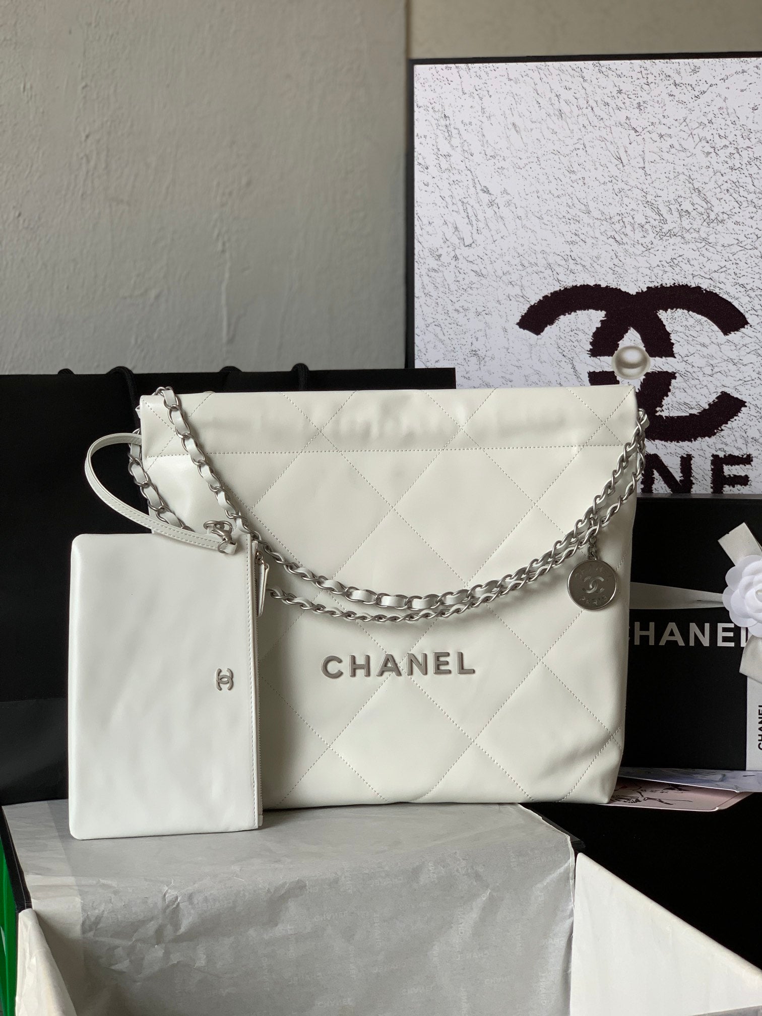 CHANEL MEDIUM 37 HANDBAG IN WHITE SHINY CALFSKIN SILVER HARDWARE