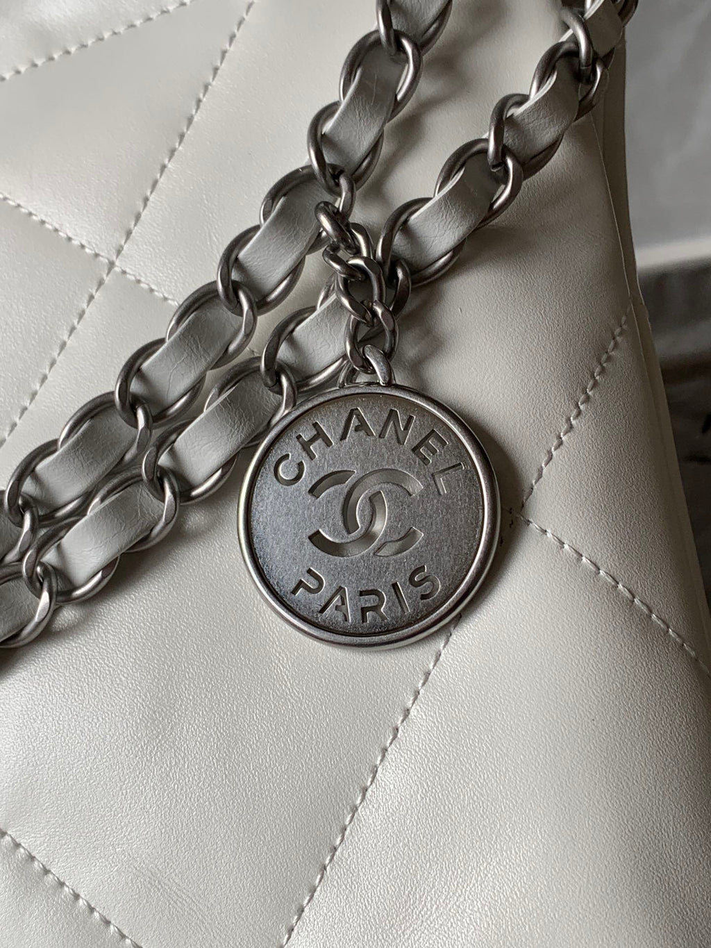 CHANEL MEDIUM 37 HANDBAG IN WHITE SHINY CALFSKIN SILVER HARDWARE