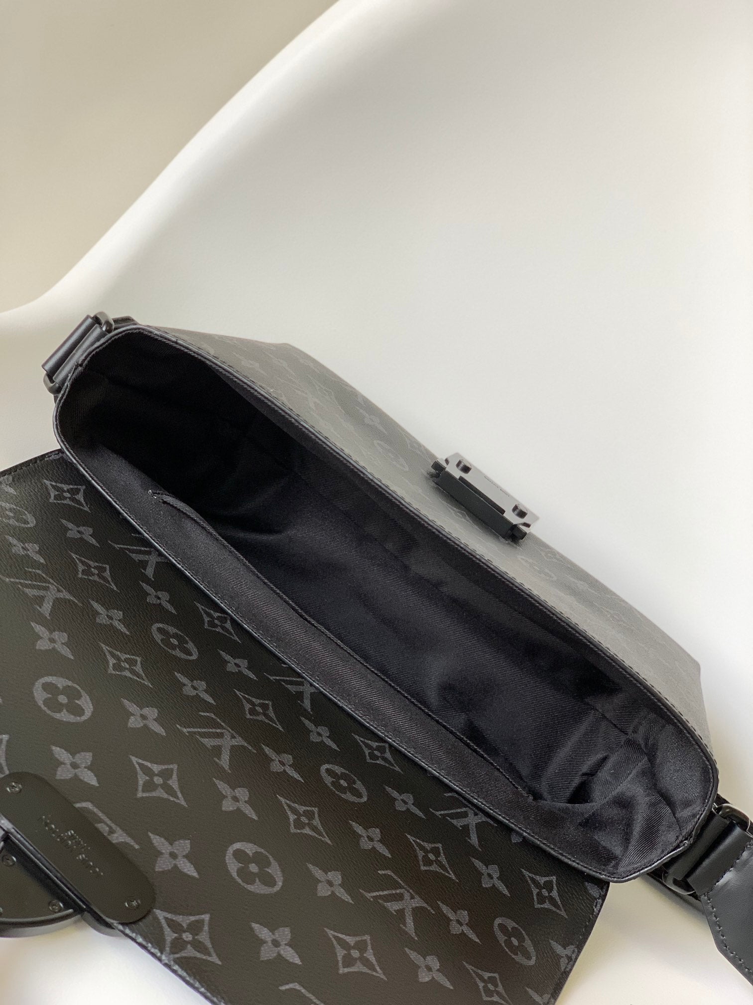 LOUIS VUITTON S-CAPE MESSENGER BAG 28 IN BLACK MONOGRAM ECLIPSE CANVAS