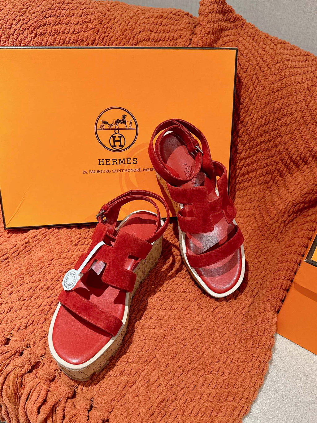 HERMES 25S HAVANE WEDGE SANDAL IN RED SUEDE