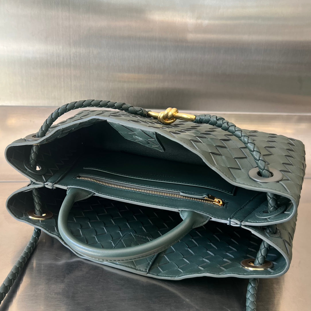 BOTTEGA VENETA SMALL ANDIAMO 29 IN DARK GREEN LAMBSKIN
