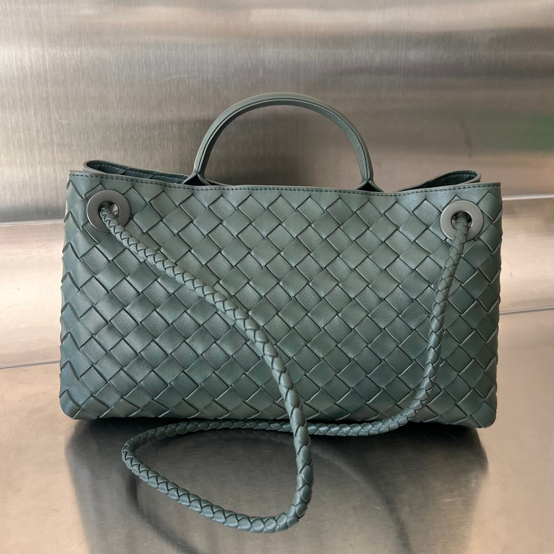 BOTTEGA VENETA SMALL ANDIAMO 29 IN DARK GREEN LAMBSKIN