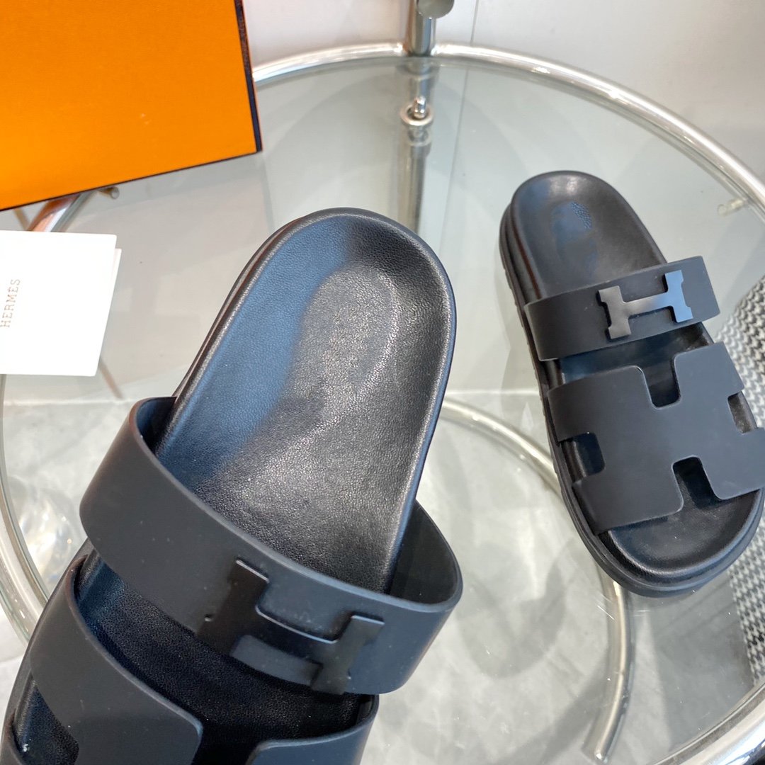 HERMES Chypre Sandal Black Leather