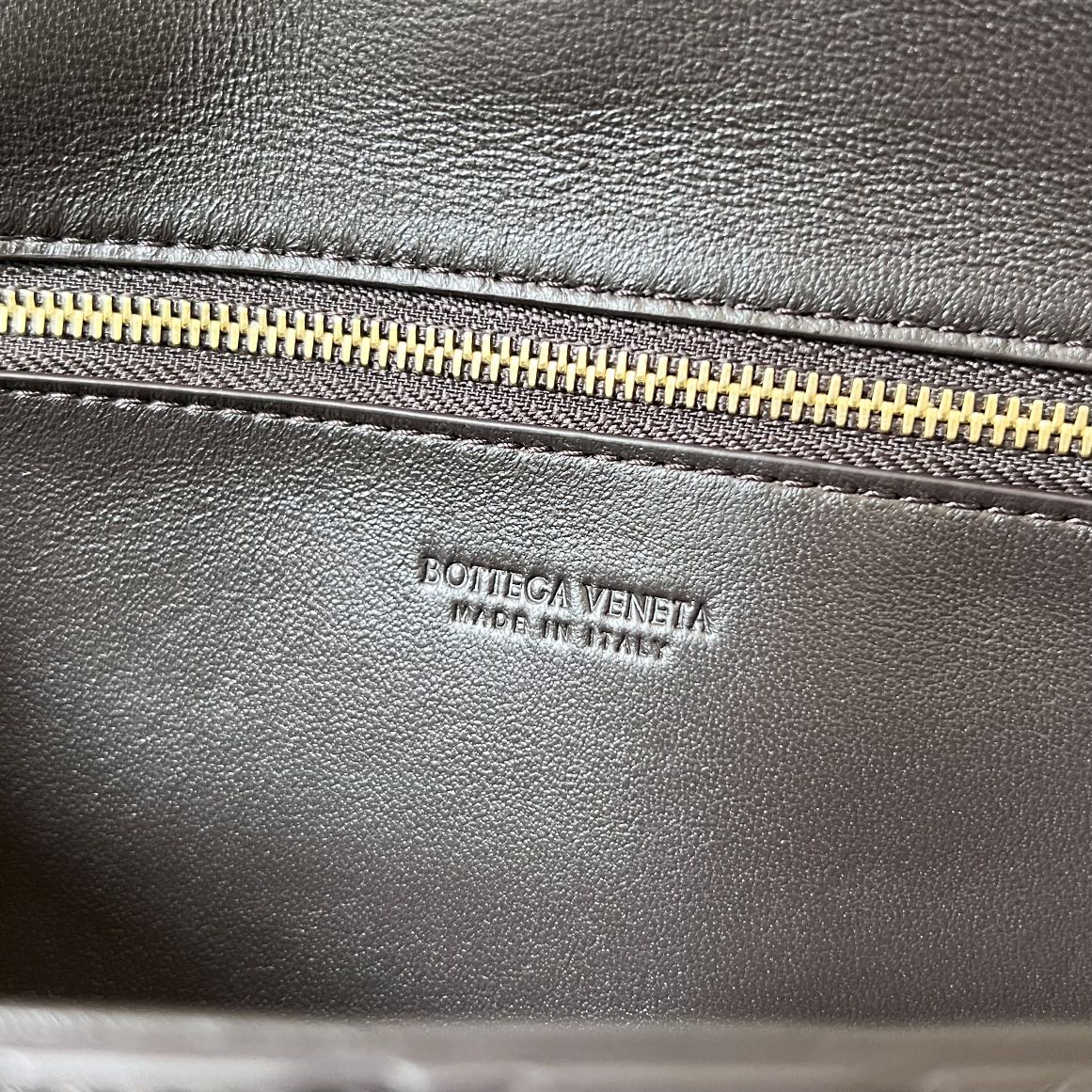 BOTTEGA VENETA Long Clutch Andiamo With Handle 31cm Chocolate Calfskin Ghw