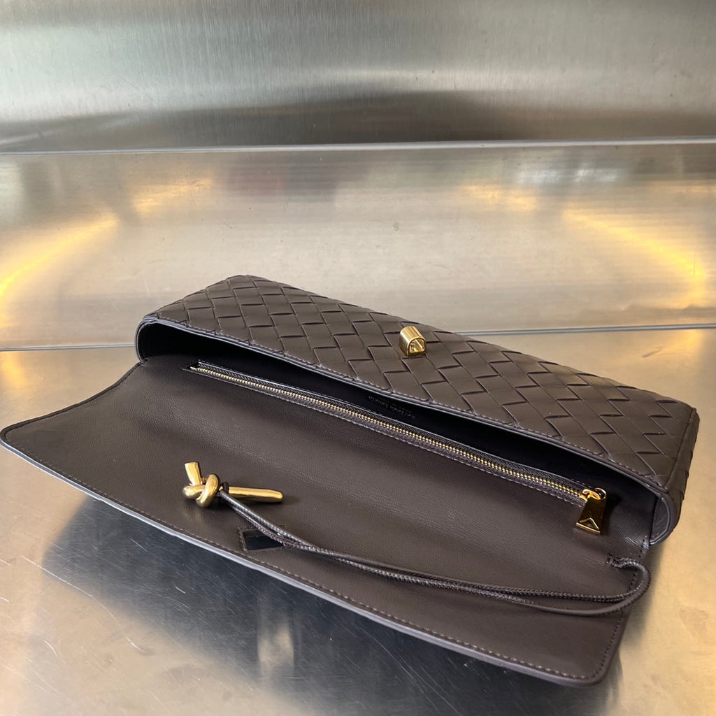 BOTTEGA VENETA Long Clutch Andiamo With Handle 31cm Chocolate Calfskin Ghw