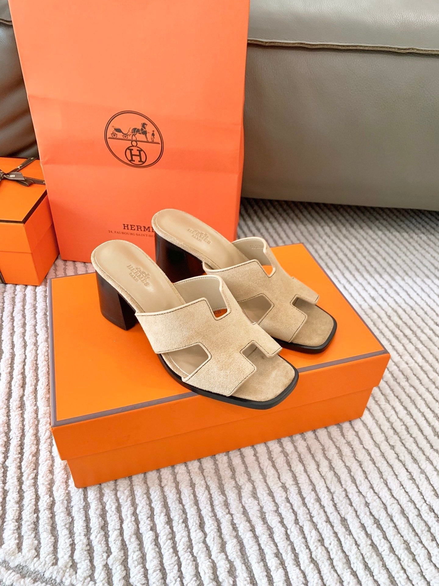 HERMES HELIA 60 SANDAL IN TUSCAN BEIGE SUEDE