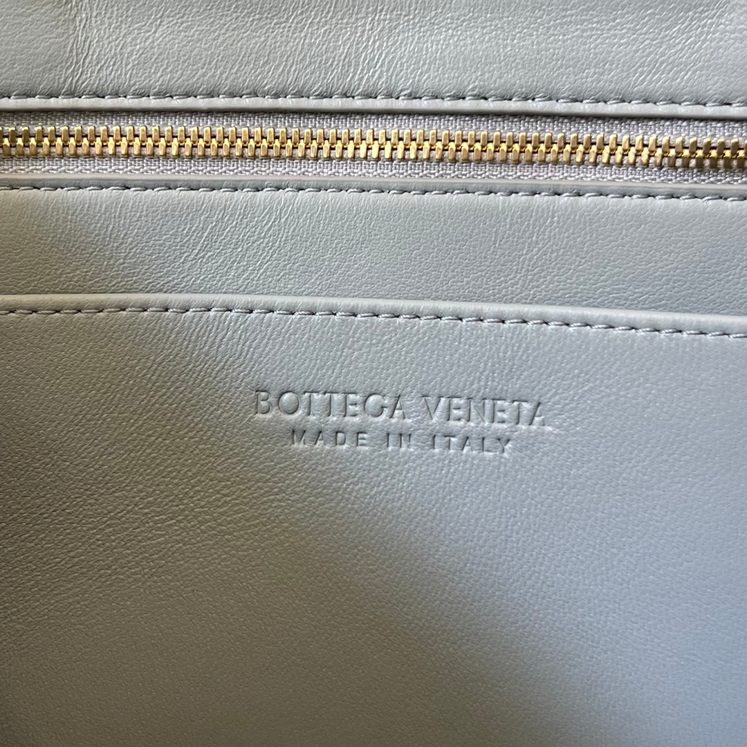 BOTTEGA VENETA SMALL ANDIAMO 29 IN GREY LAMBSKIN