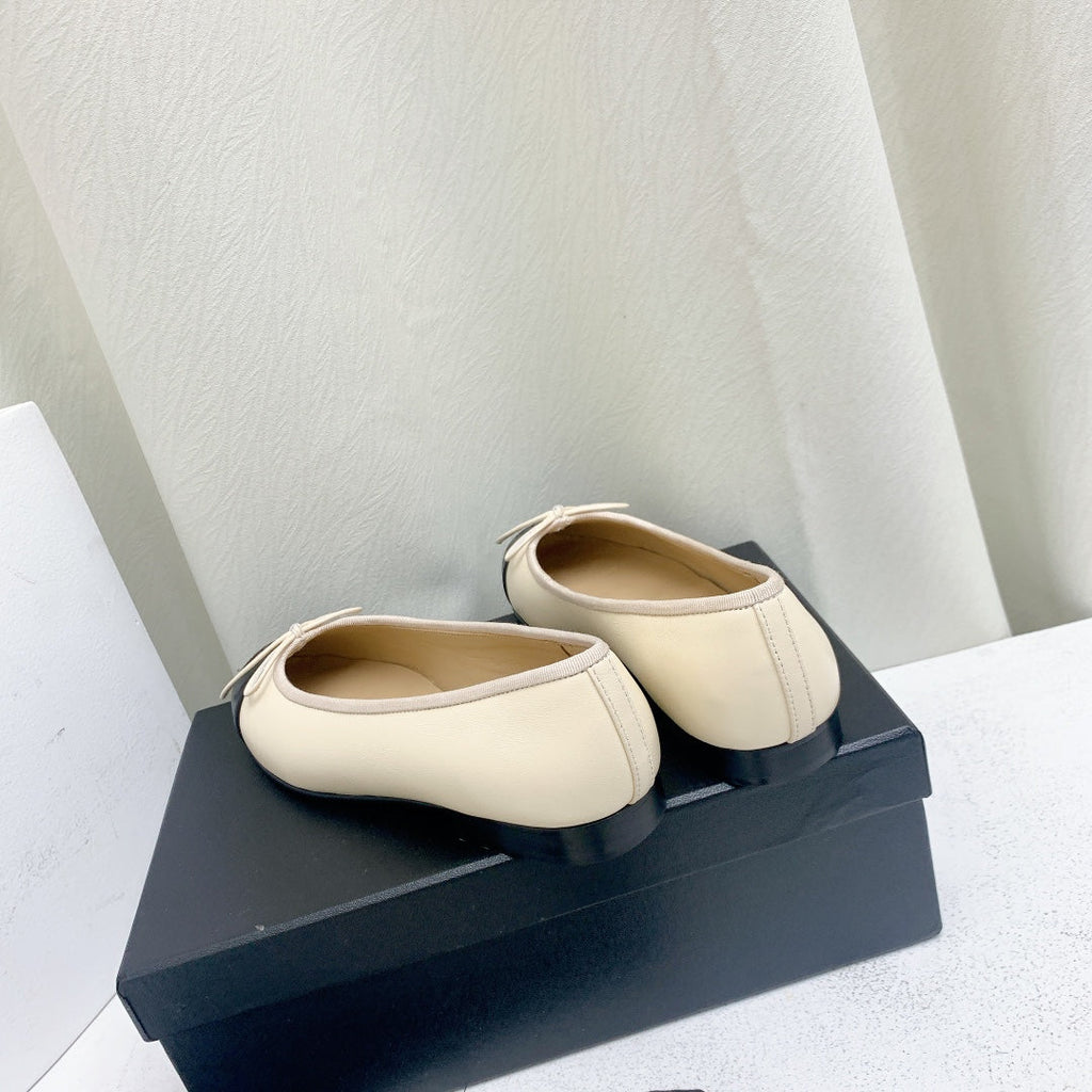 CHANEL ballet flat light beige black lambskin