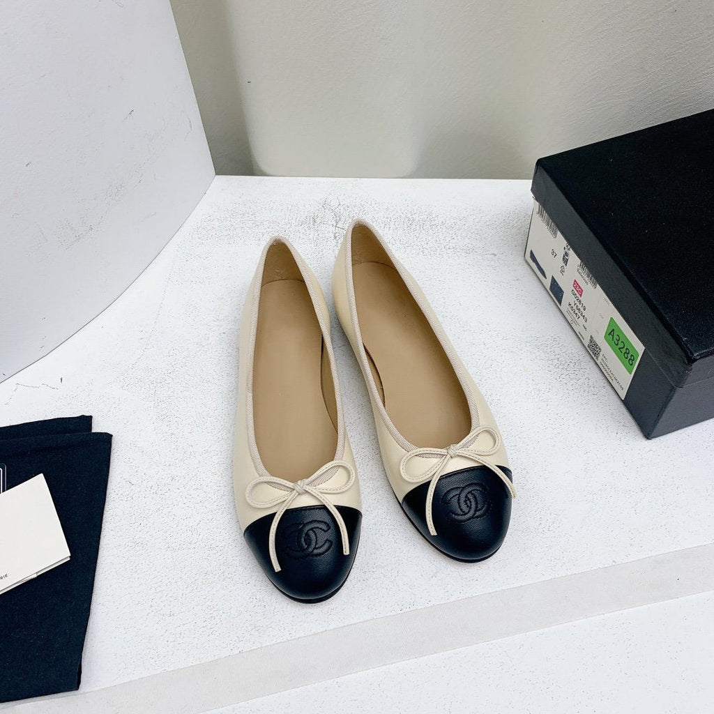 CHANEL ballet flat light beige black lambskin