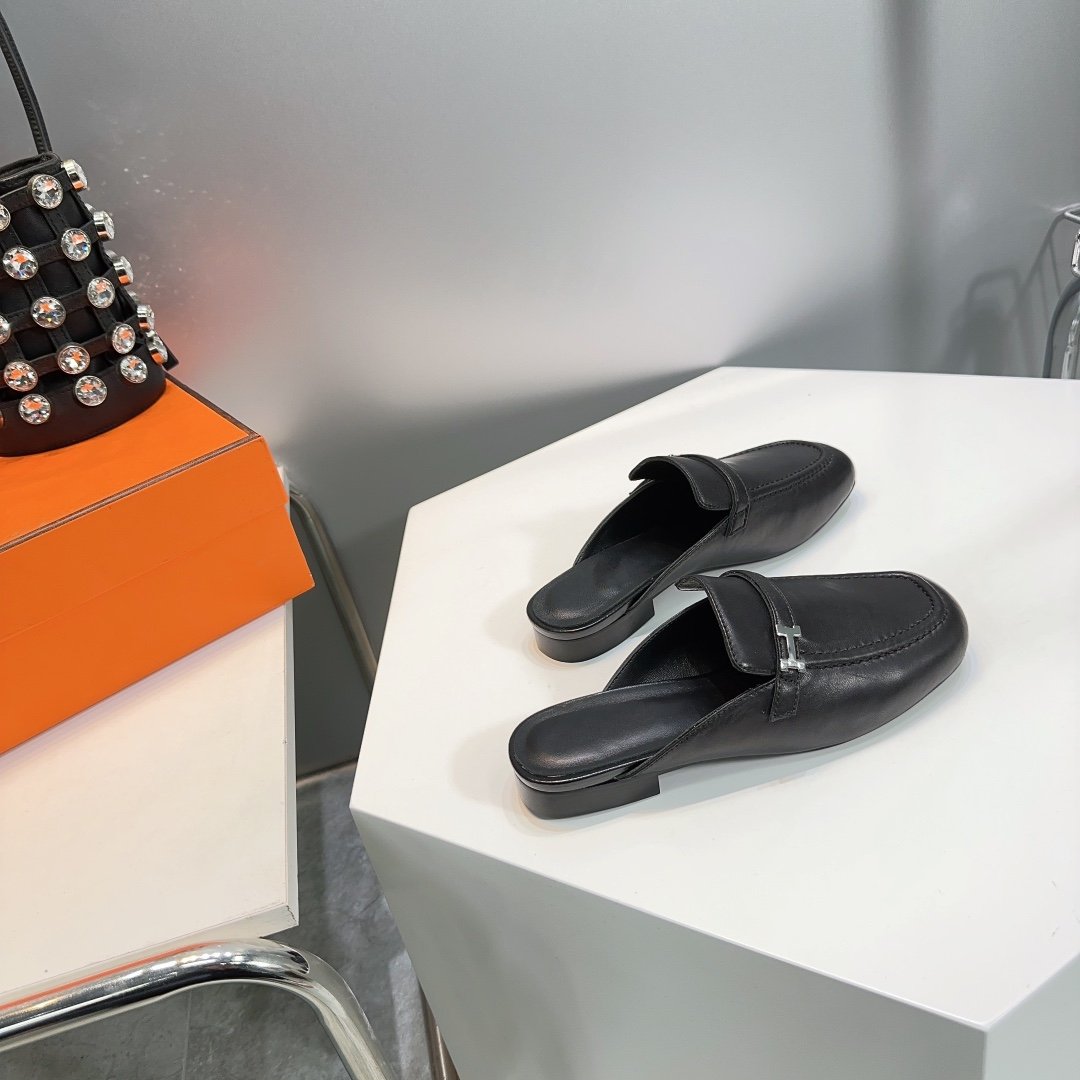 HERMES Lena Mule Black Leather