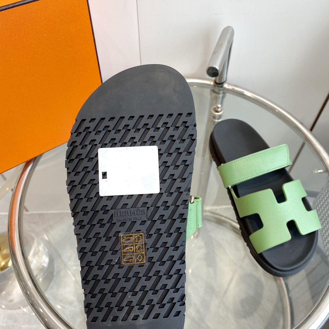HERMES CHYPRE EPSOM Sandal light green Leather
