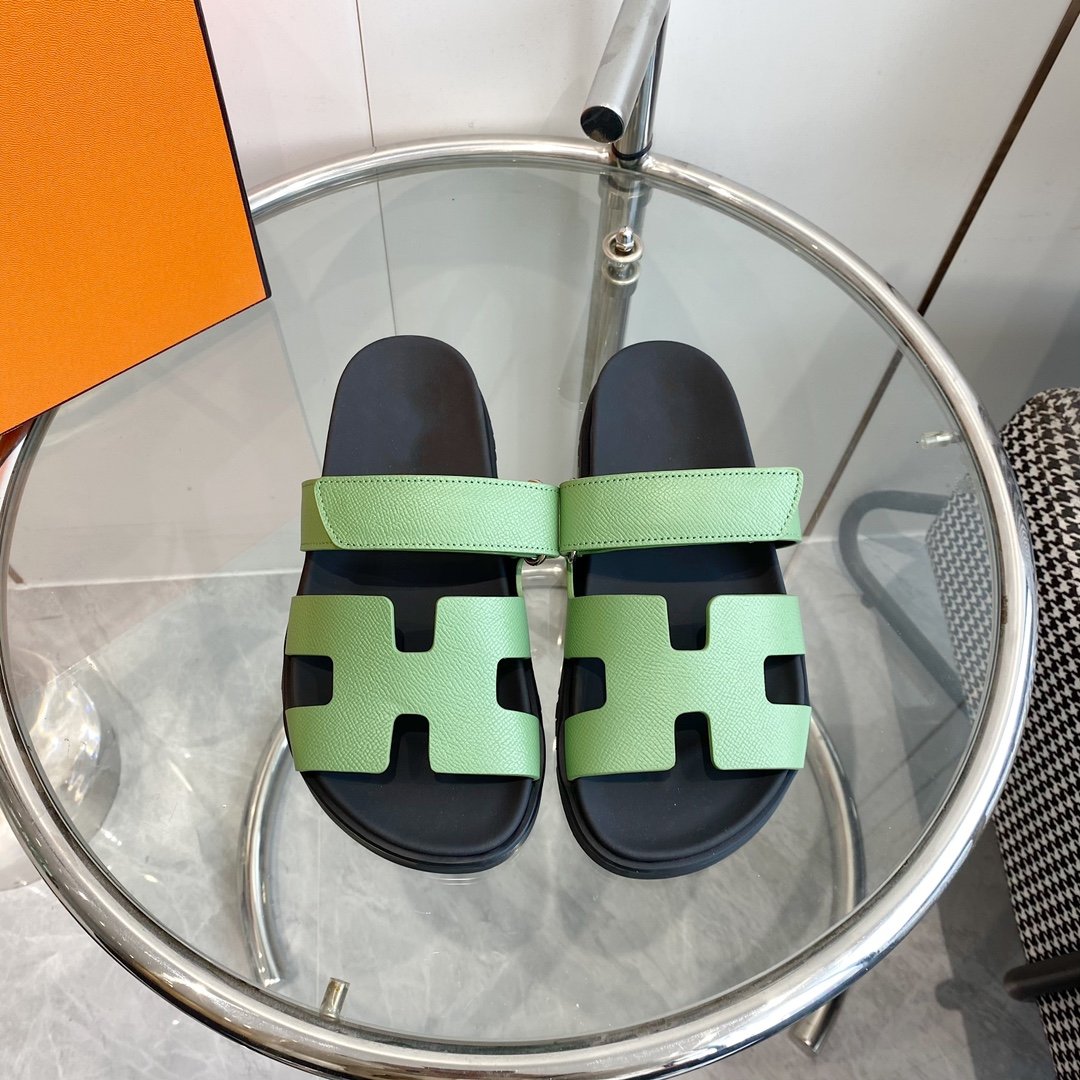 HERMES CHYPRE EPSOM Sandal light green Leather