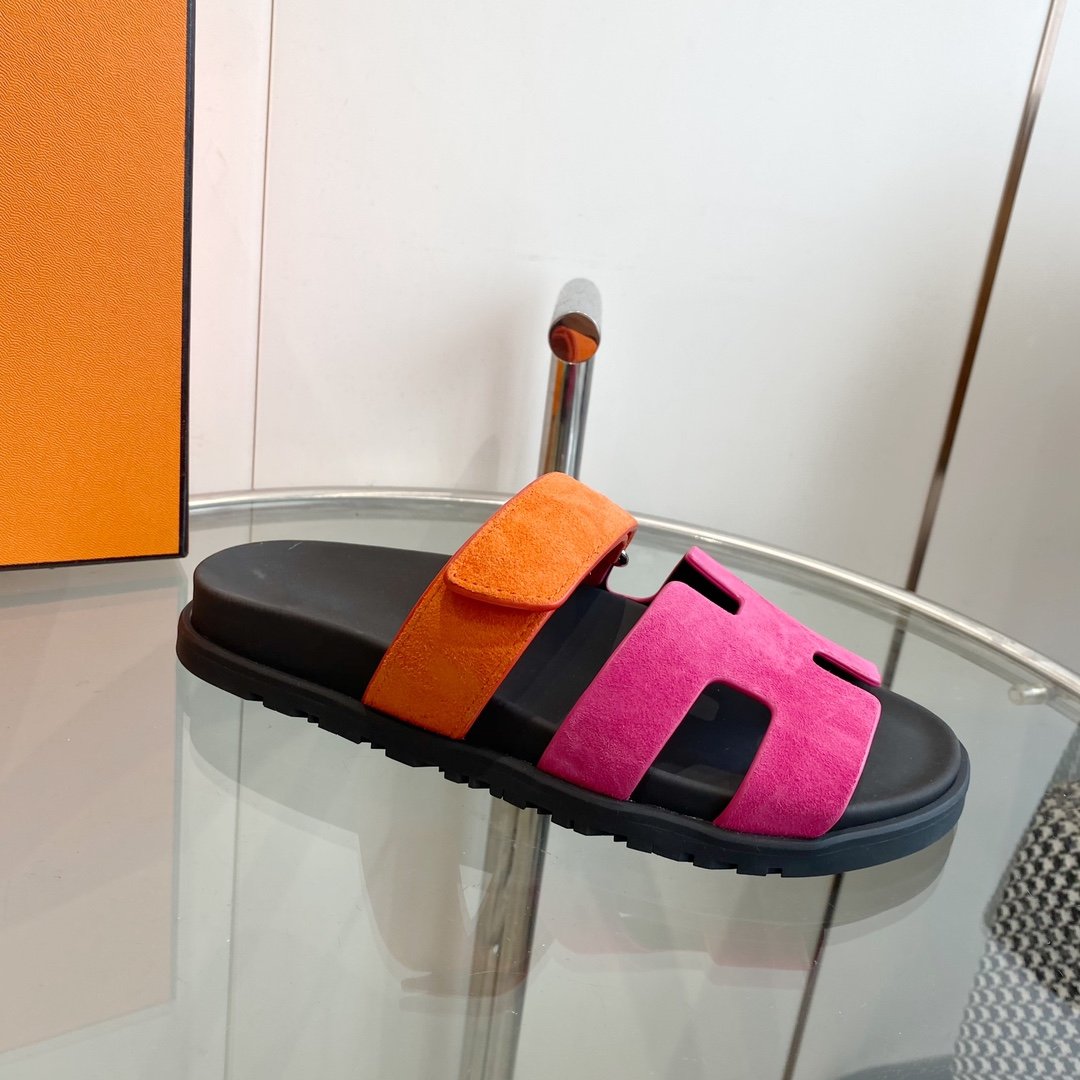 HERMES Chypre Sandal Rose Chapas / Orange Suede