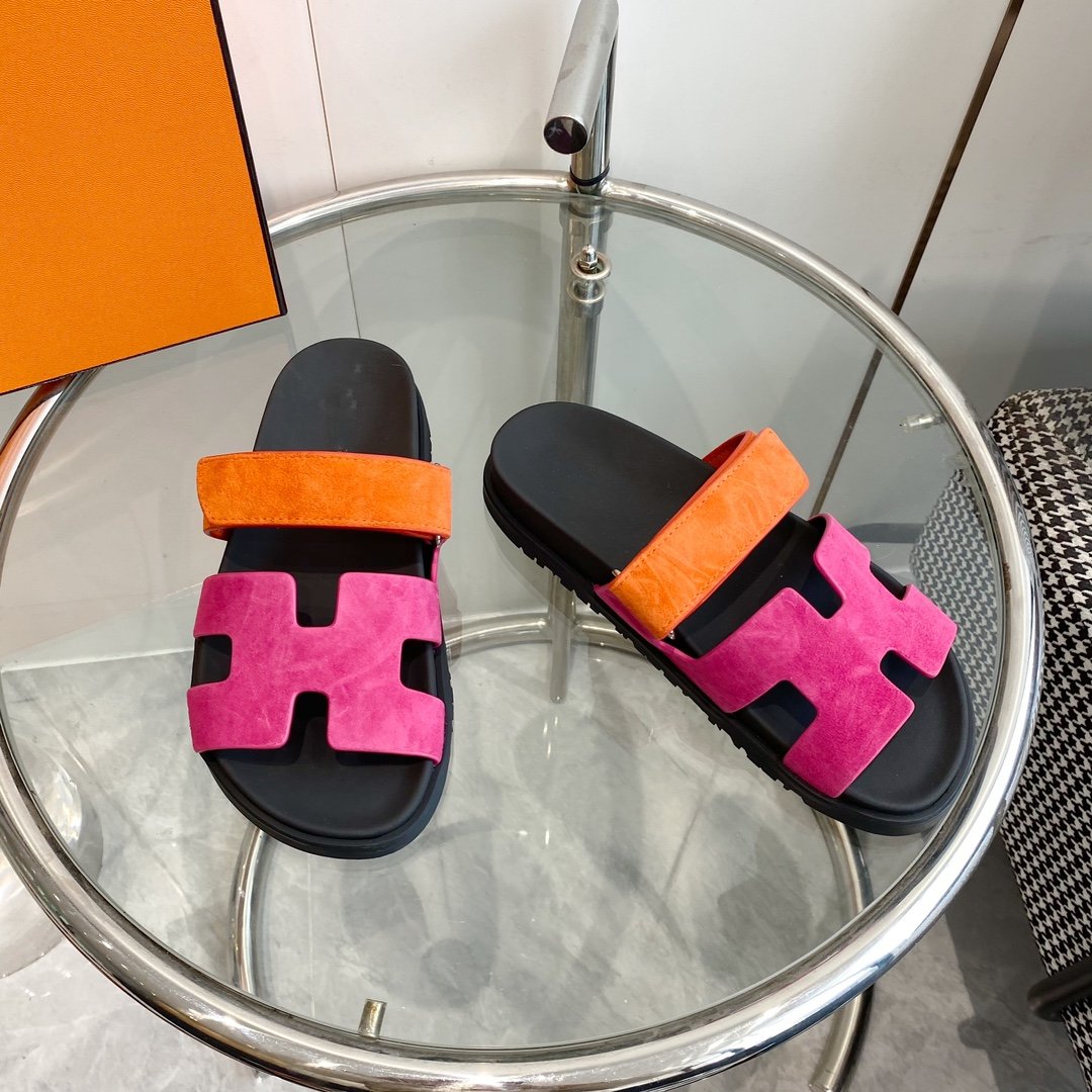 HERMES Chypre Sandal Rose Chapas / Orange Suede