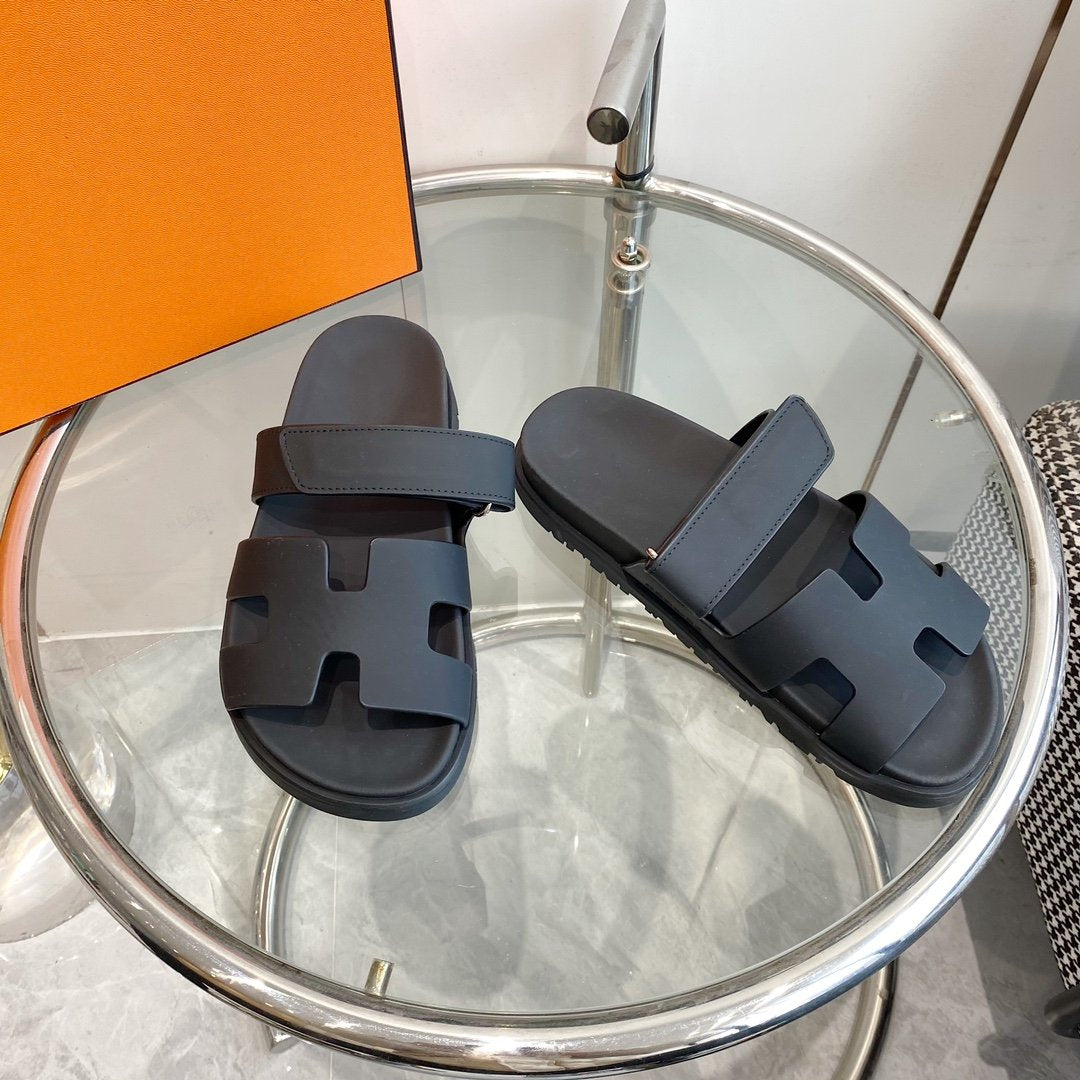 HERMES Chypre Sandal Black Mastic Calfskin Leather