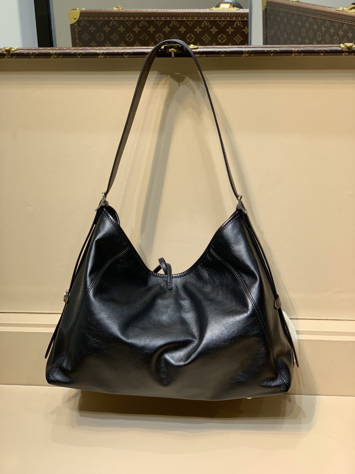 LOUIS VUITTON CARRYALL DARK 39 IN BLACK LAMBSKIN BROWN MONOGRAM TAG