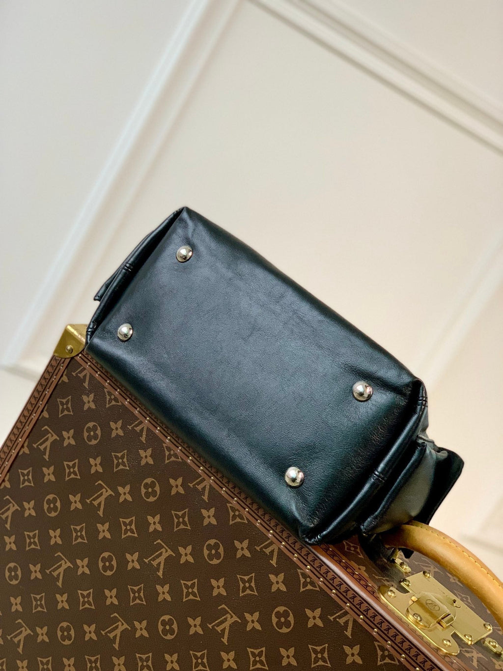 LOUIS VUITTON CARRYALL CARGO VIBE PM 33.5 IN BLACK LAMBSKIN BROWN MONOGRAM TAG