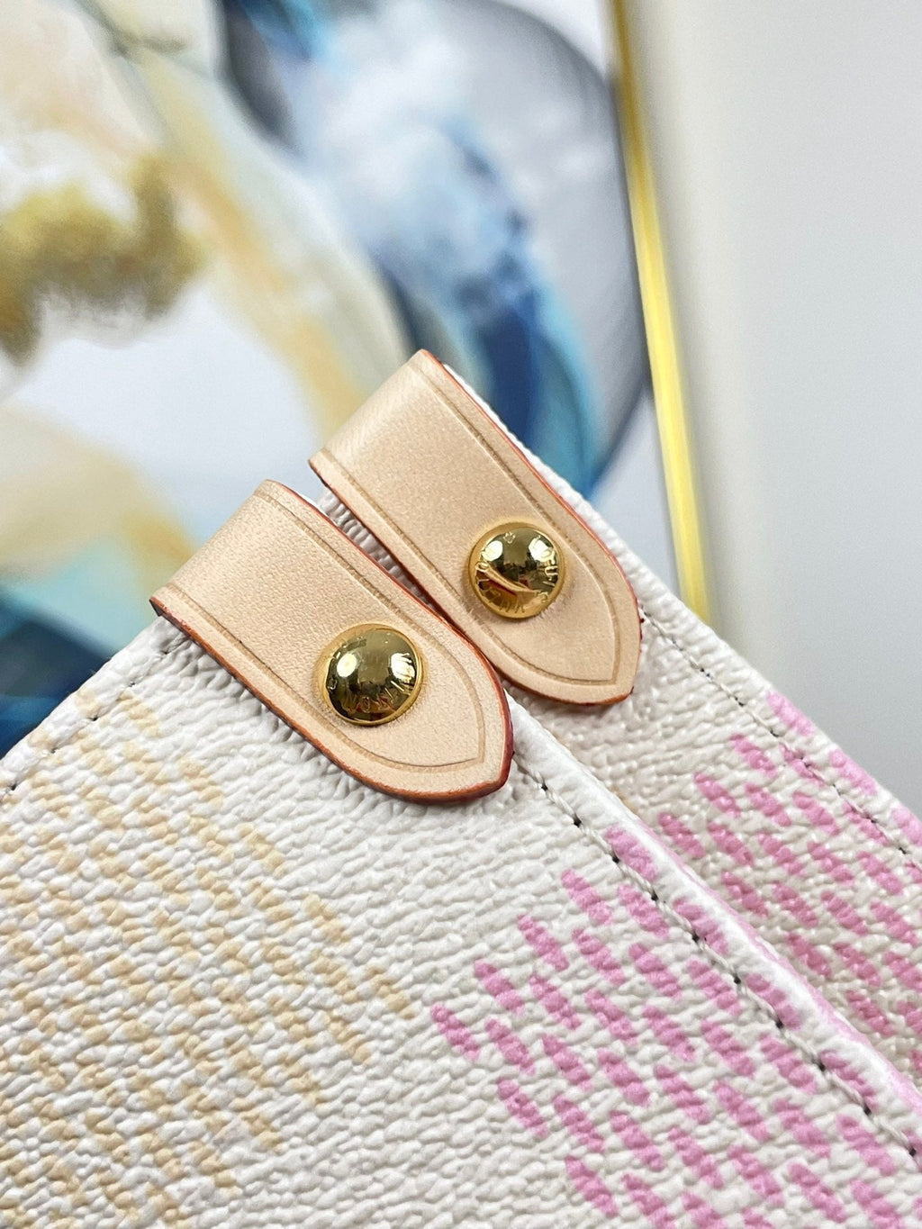 LOUIS VUITTON ONTHEGO 35 IN PEACH DAMIER GIANT CANVAS