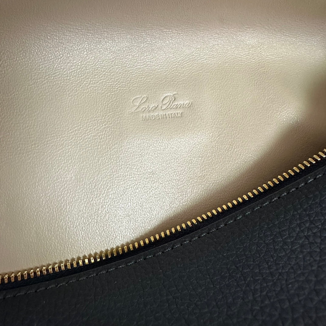 EXTRA POCKET BACKPACK L23.5 IN DARK BLUE CALFSKIN WITH GOLD HARDWARE
