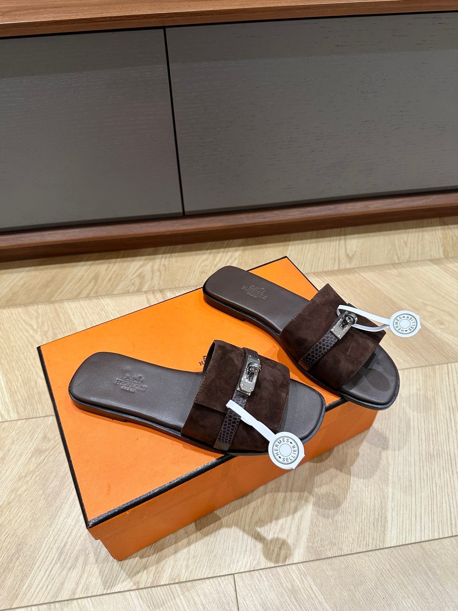HERMES GABRIEL SANDAL CHOCOLATE SUEDE