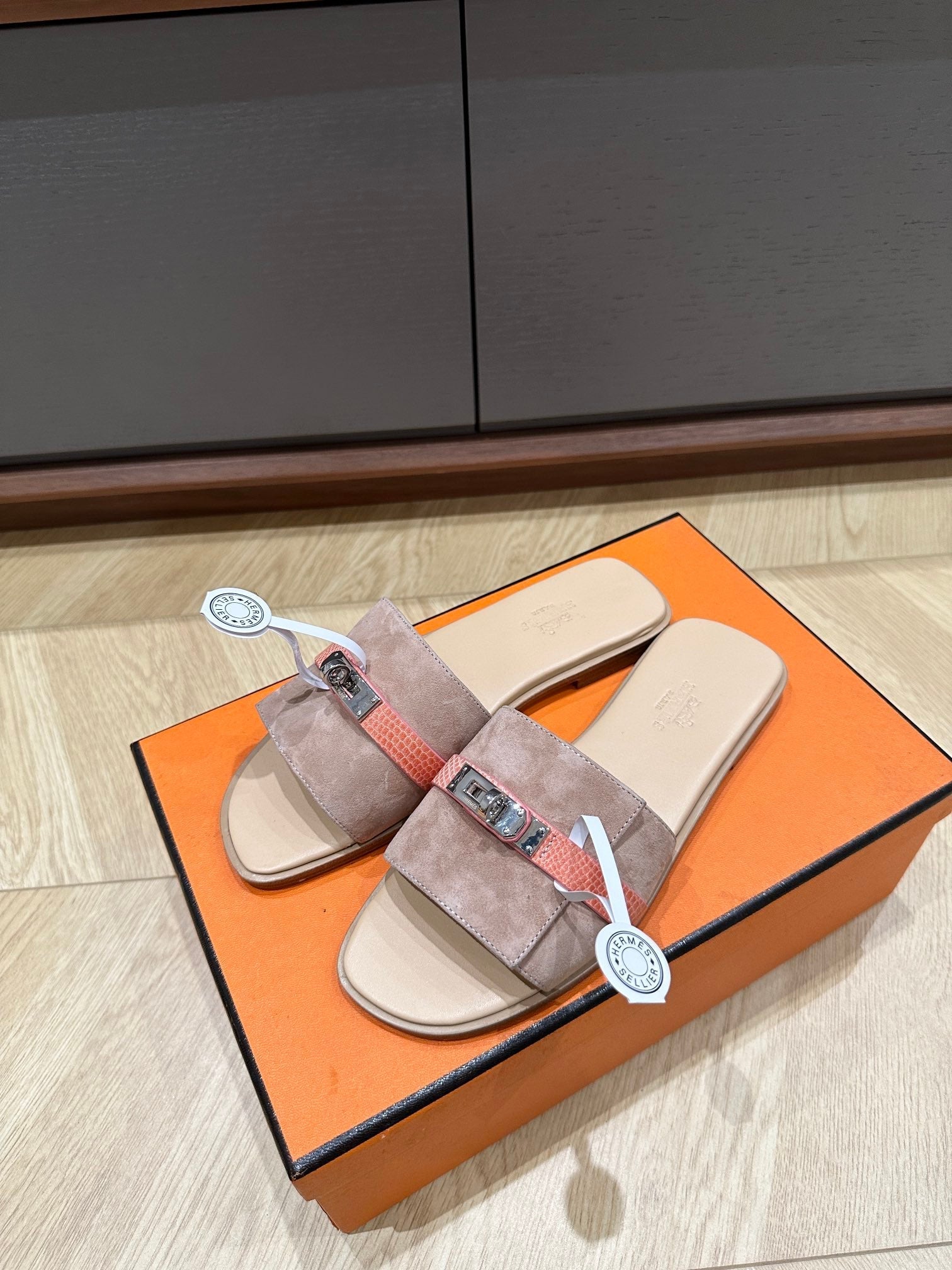 HERMES GABRIEL SANDAL PASTEL PINK SUEDE