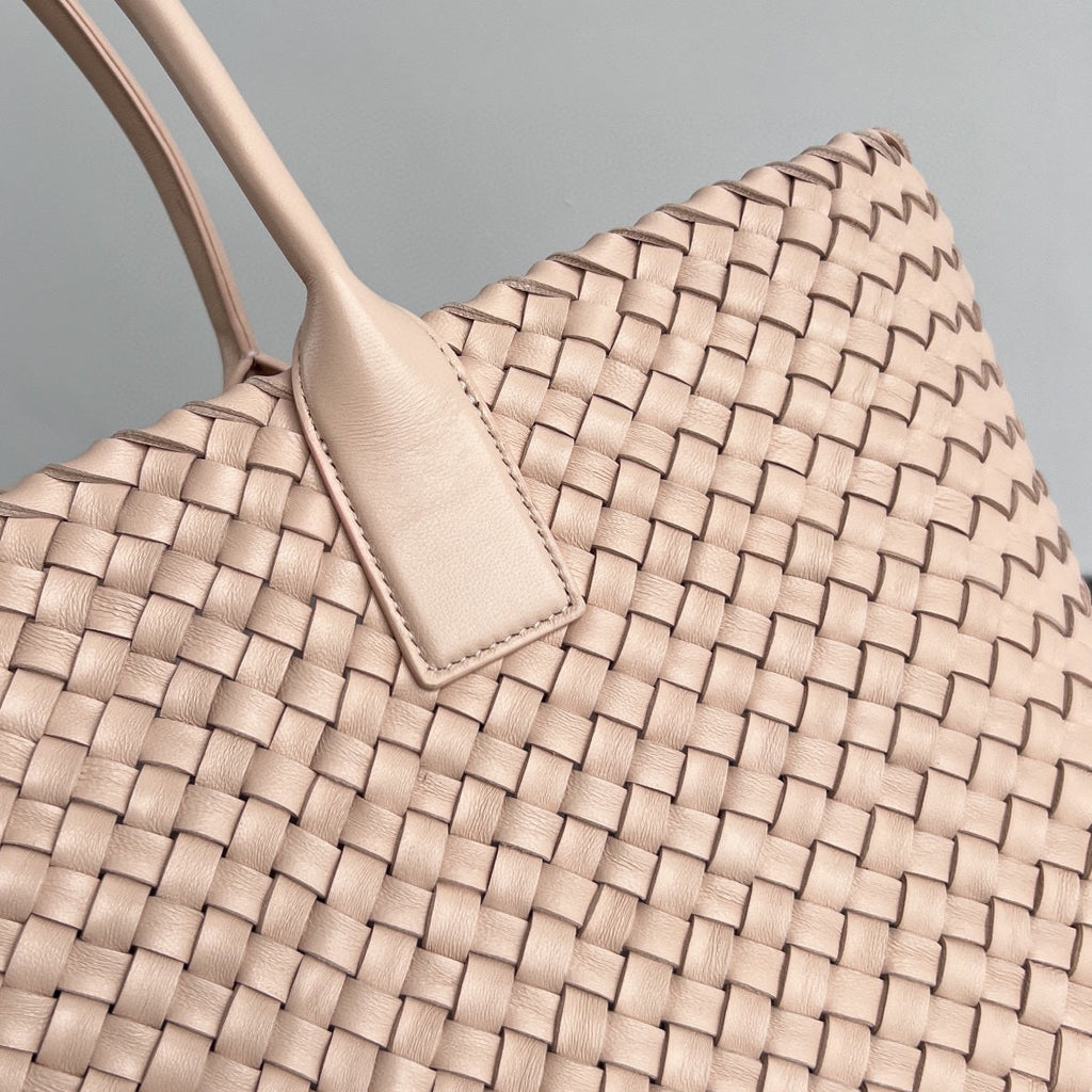 BOTTEGA VENETA LARGE CABAT 51 IN ALMOND BEIGE LAMBSKIN