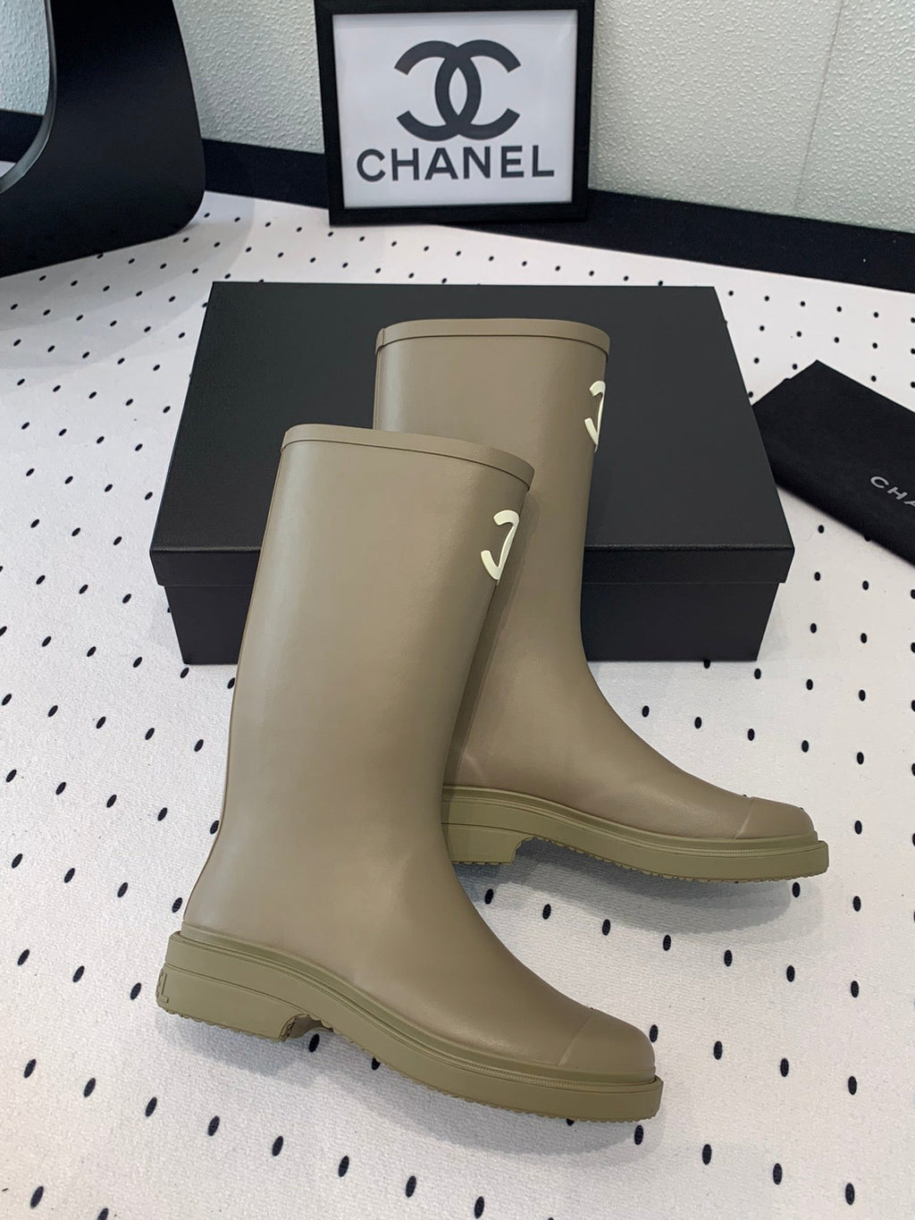 CHANEL rainboot  dark beige