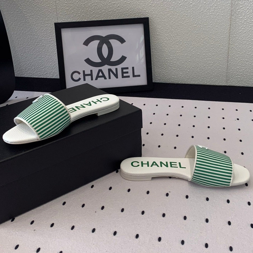 CHANEL MULES green LAMBSKIN