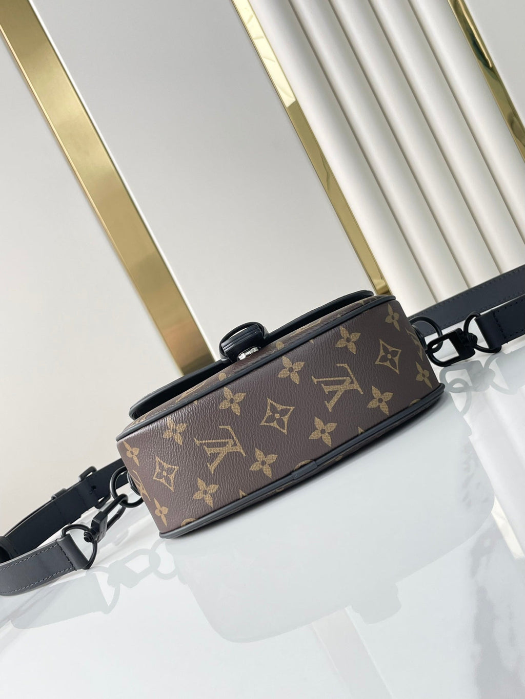 LOUIS VUITTON MONTSOURIS MESSENGER PM 20 IN BROWN MONOGRAM CANVAS