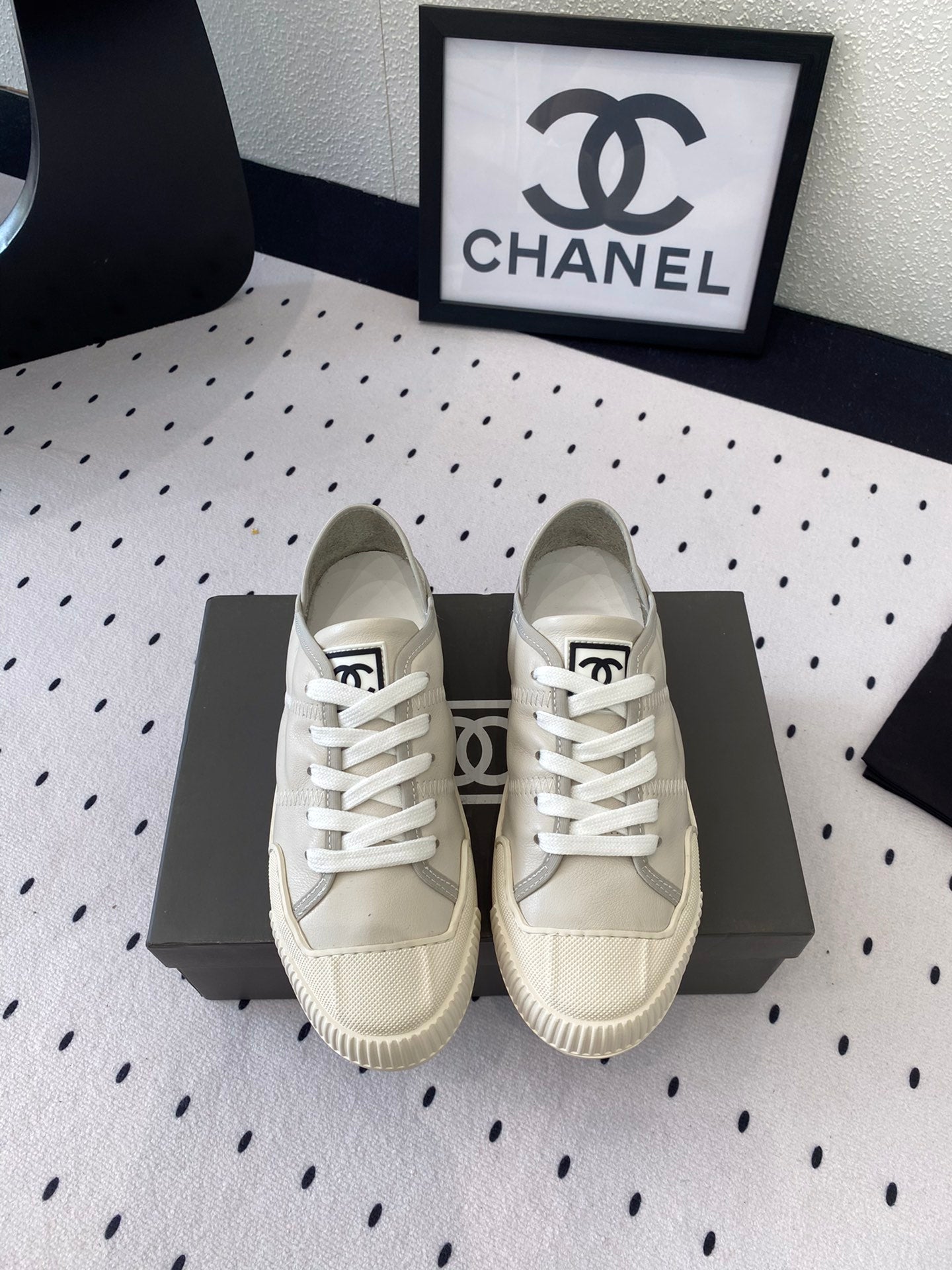 CHANEL CASUAL SHOES IN GREY LAMBSKIN