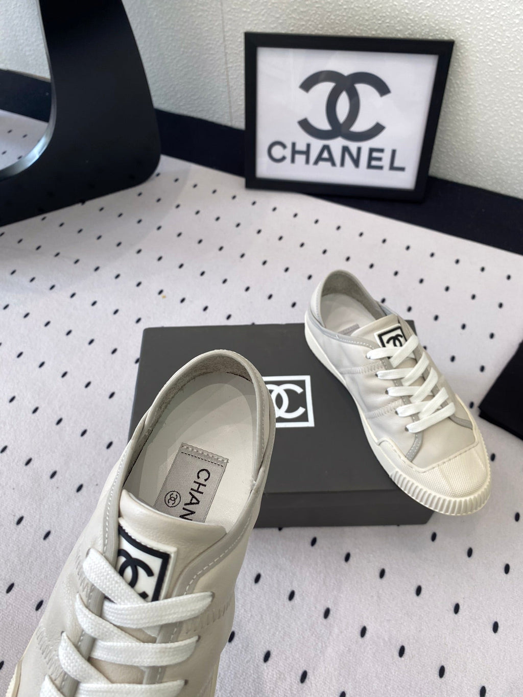 CHANEL CASUAL SHOES IN GREY LAMBSKIN