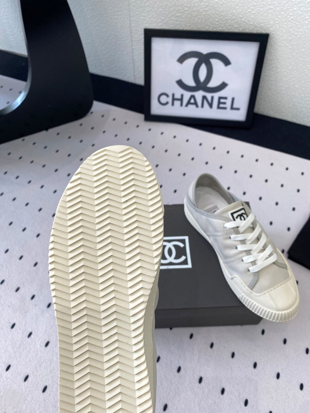CHANEL CASUAL SHOES IN GREY LAMBSKIN