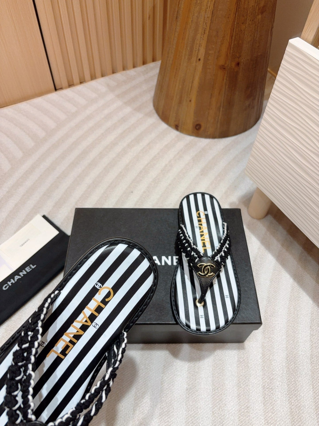 CHANEL WOVEN FLIP FLOP WHITE MIX BLACK SHEEPSKIN