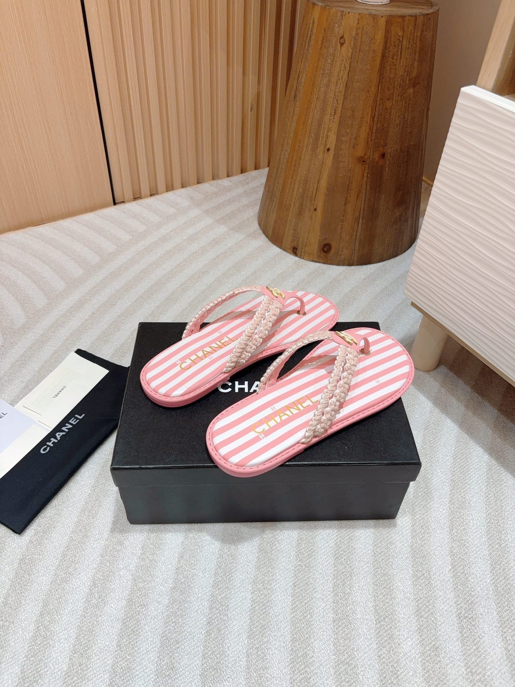 CHANEL WOVEN FLIP FLOP WHITE MIX PINK SHEEPSKIN