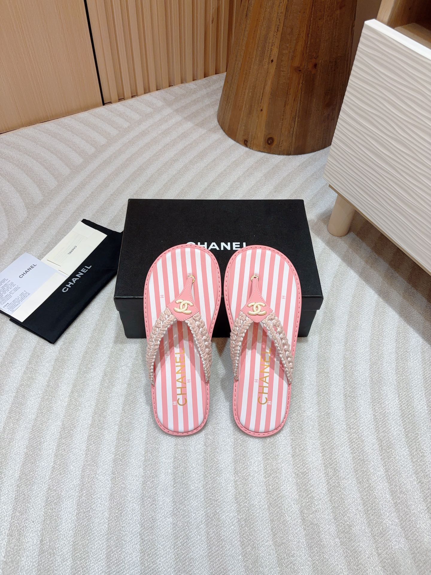 CHANEL WOVEN FLIP FLOP WHITE MIX PINK SHEEPSKIN