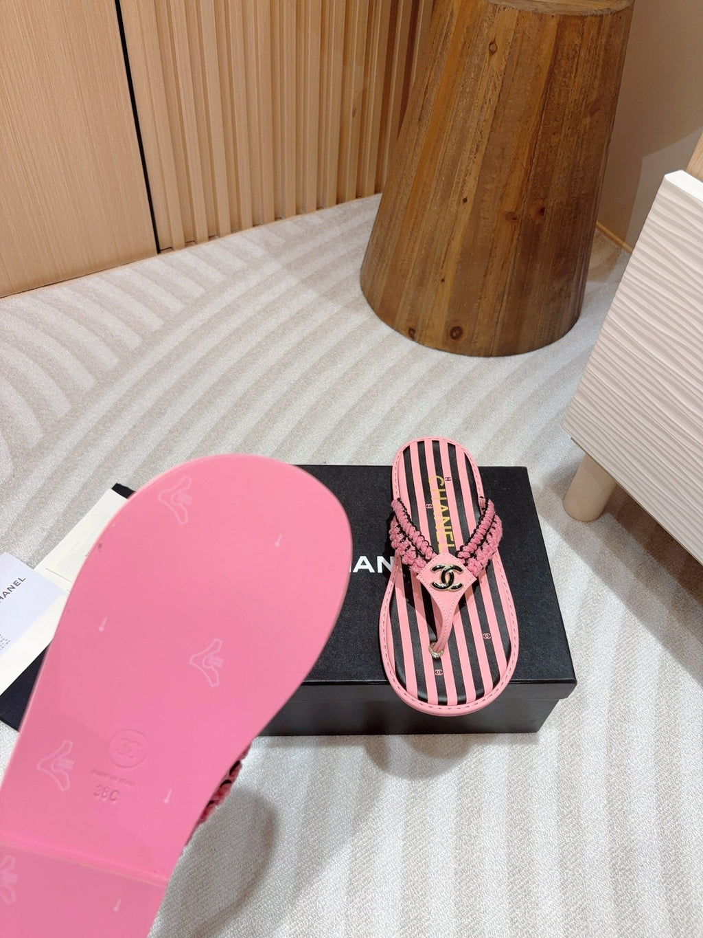 CHANEL WOVEN FLIP FLOP BLACK MIX PINK SHEEPSKIN