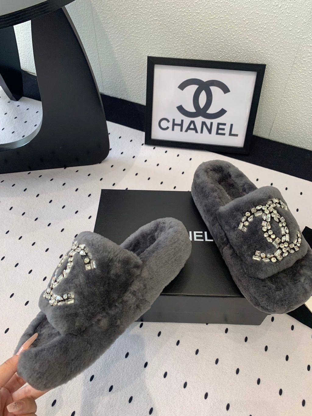 CHANEL THICK-SOLED SLIPPERS IN GREY SHEEP WOOL